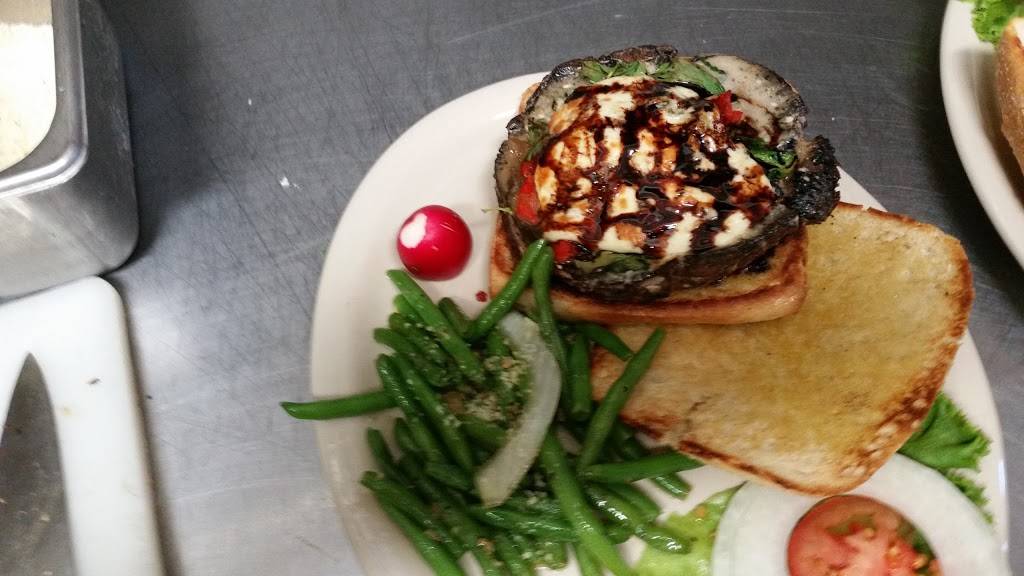 The Radish Dining & Catering | restaurant | 721 E 1st St, Grimes, IA 50111, USA | 5159861900 OR +1 515-986-1900