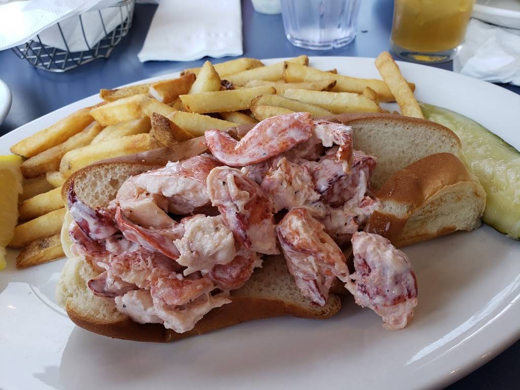 Billys Chowder House | restaurant | 216 Mile Rd, Wells, ME 04090, USA | 2076467558 OR +1 207-646-7558