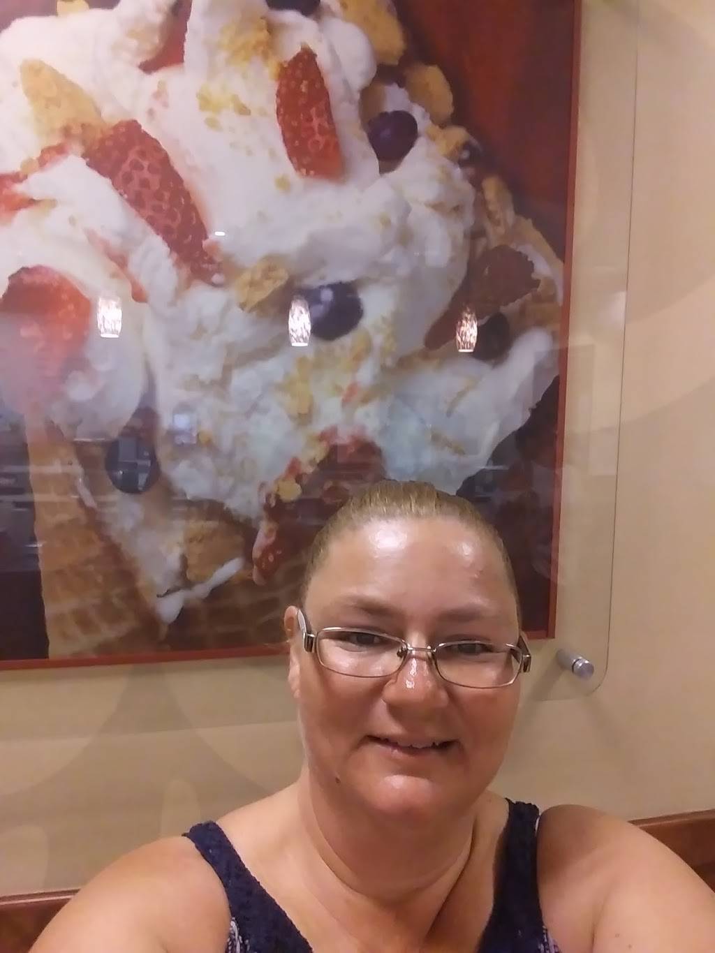 Cold Stone Creamery | bakery | 1009 W Arrow Hwy, San Dimas, CA 91773, USA | 9093059368 OR +1 909-305-9368