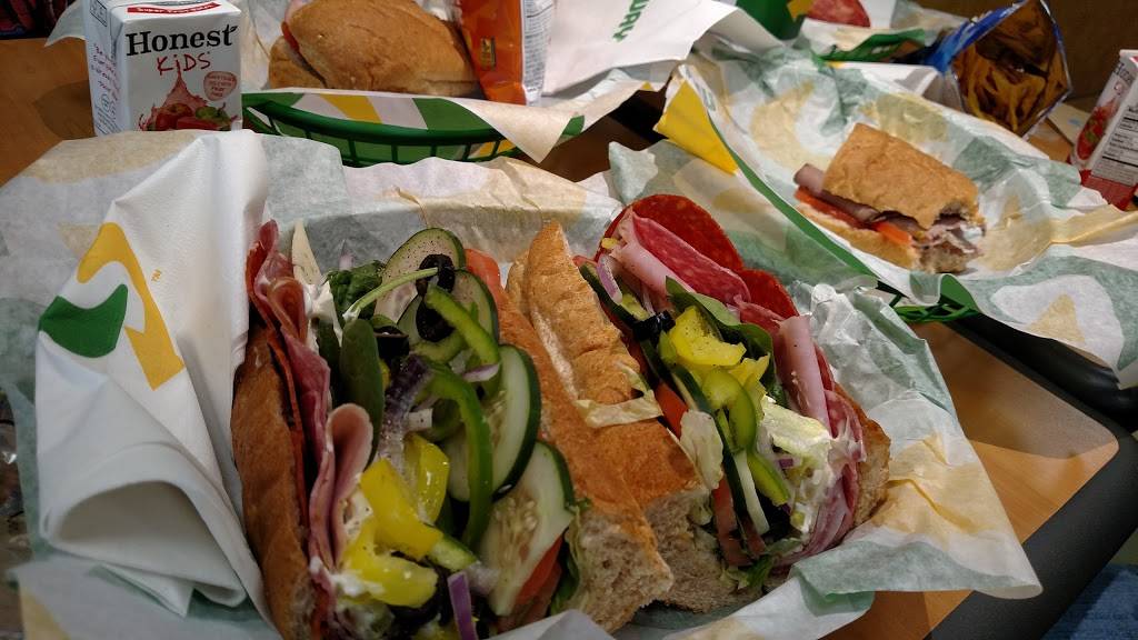 Subway | restaurant | 74499 CA-111, Palm Desert, CA 92260, USA | 7603467965 OR +1 760-346-7965