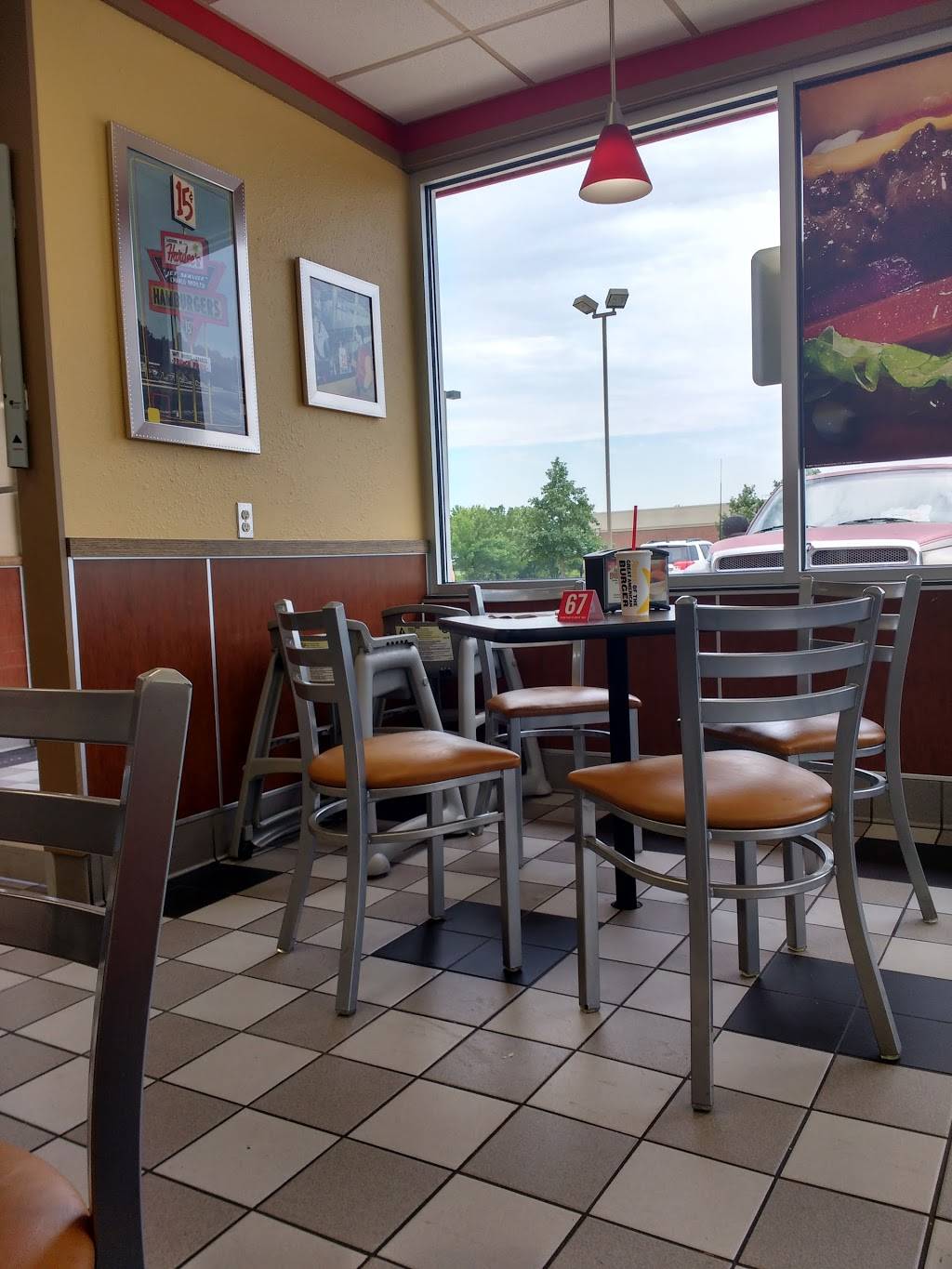 Hardees | restaurant | 4860 Asbury Rd, Dubuque, IA 52002, USA | 5635840180 OR +1 563-584-0180