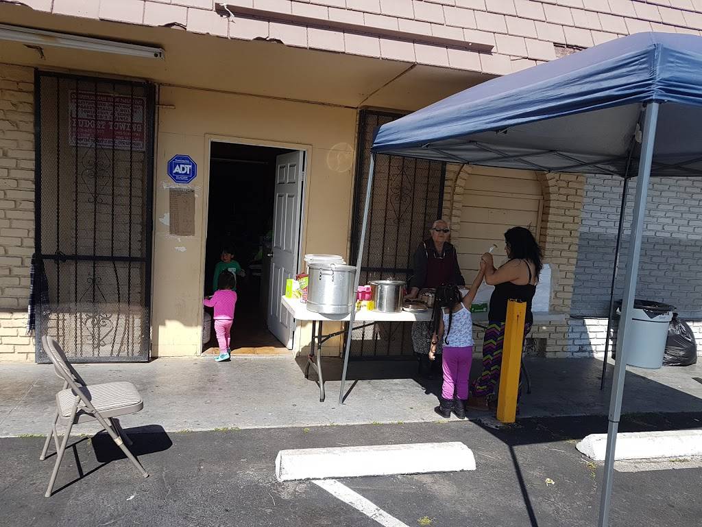 Pupusas Salvadorenas | restaurant | 1347-1399 E Schinner St, Compton, CA 90221, USA | 5624157936 OR +1 562-415-7936