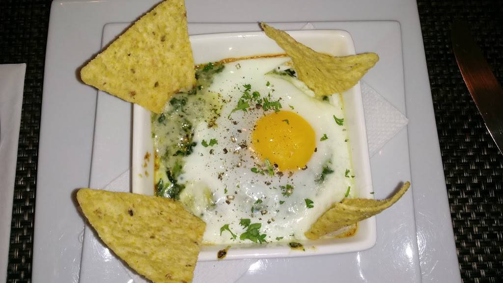 Lucias | restaurant | 20789 Great Falls Plaza, Potomac Falls, VA 20165, USA | 7034444900 OR +1 703-444-4900