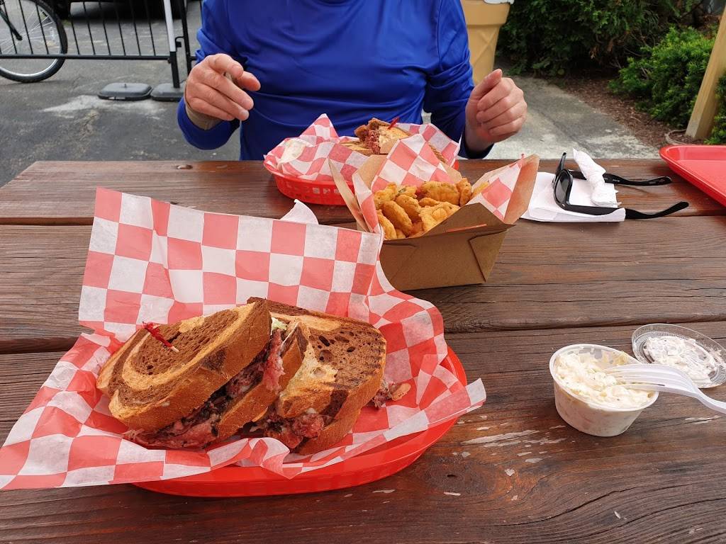 Jennas Drive-in | restaurant | 269 Park Ave, Weymouth, MA 02190, USA | 7813370823 OR +1 781-337-0823