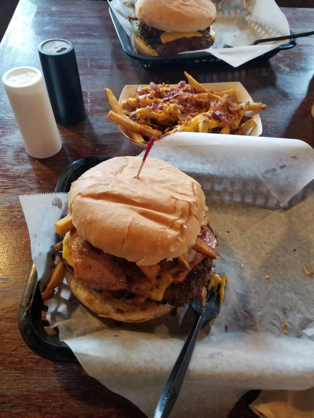 Hubcap Grill Galveston | restaurant | 2021 Strand St #3, Galveston, TX 77550, USA | 4092203551 OR +1 409-220-3551