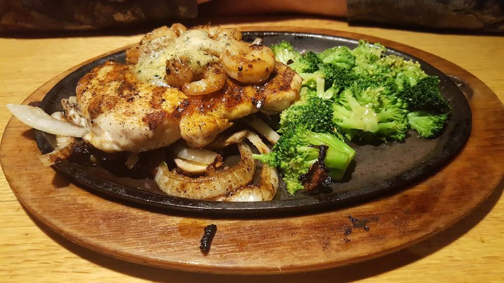 Applebees Grill + Bar | restaurant | 2510 W Washington St, West Bend, WI 53095, USA | 2623061068 OR +1 262-306-1068