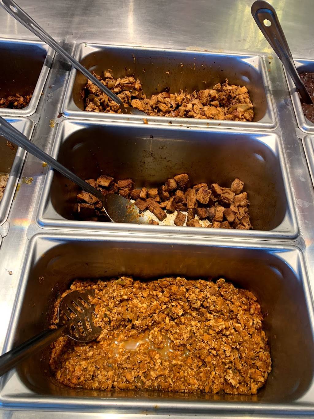 Chipotle | restaurant | 1101 S Victoria Ave, Oxnard, CA 93035, USA | 8002447685 OR +1 800-244-7685