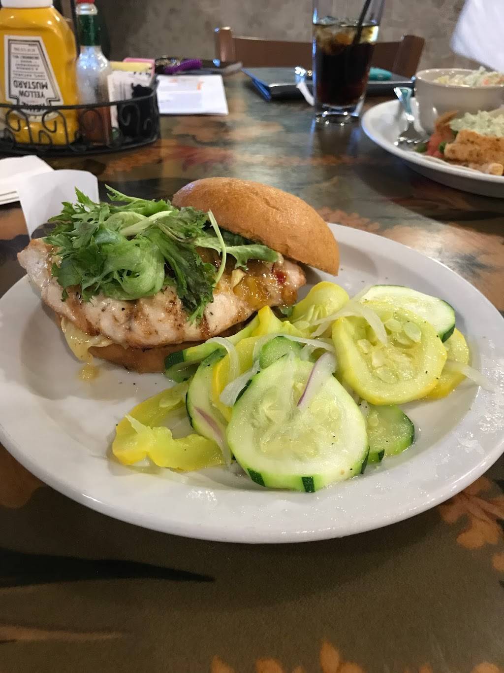 Cape Grill & Bar | restaurant | 1000 Shorewood Dr #2, Cape Canaveral, FL 32920, USA | 3217994900 OR +1 321-799-4900