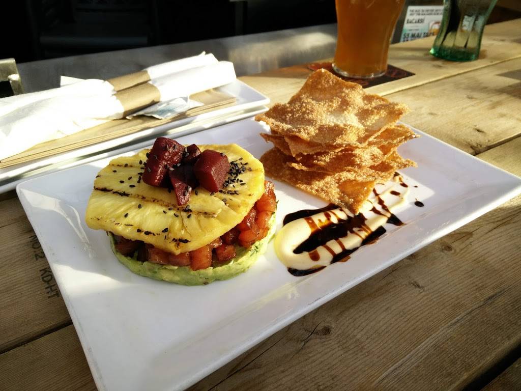 Greenfields Gastro Public House | restaurant | 900 Greenbank Rd, Nepean, ON K2J 4P6, Canada | 6138239900 OR +1 613-823-9900