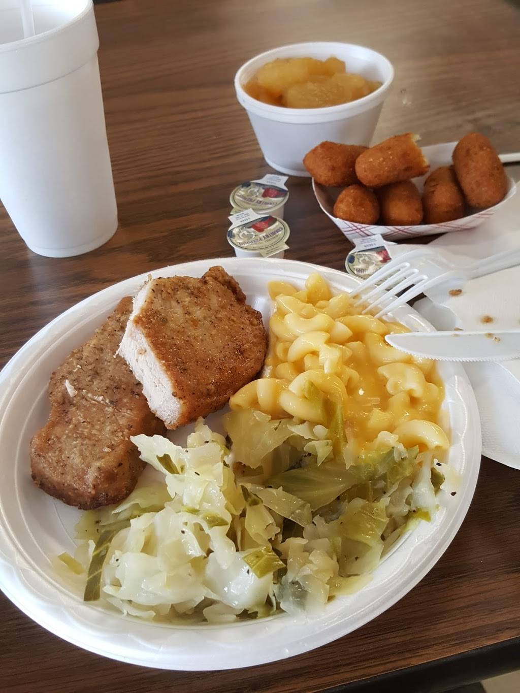 Lees Country Kitchen | restaurant | 2602 Old Creek Rd, Greenville, NC 27834, USA | 2527520837 OR +1 252-752-0837