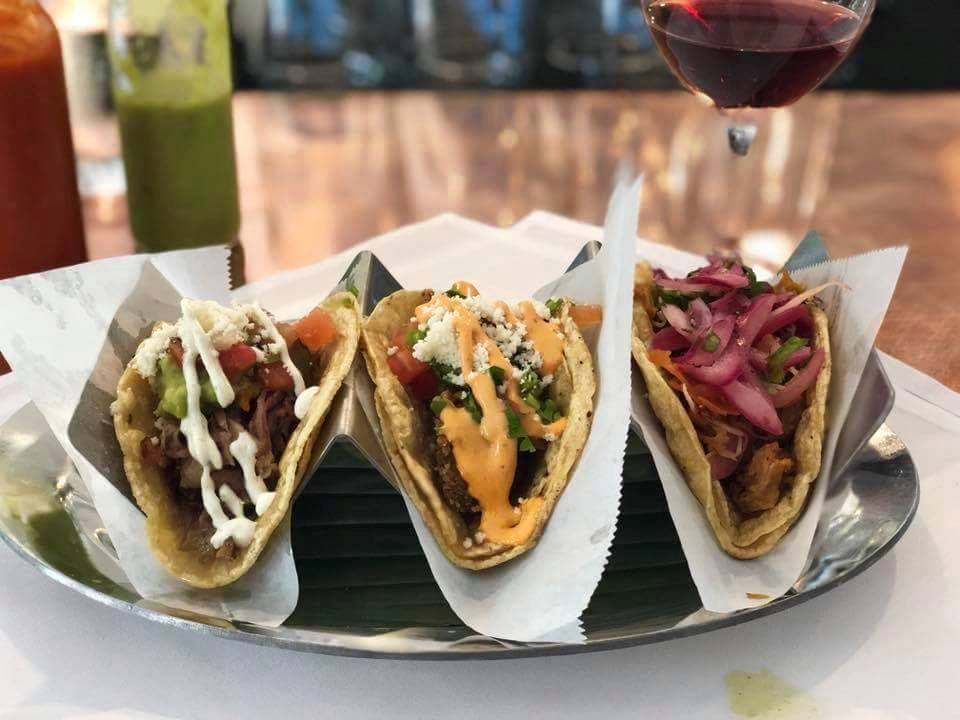 Taco y Vino | restaurant | 213 W Eighth St, Dallas, TX 75208, USA | 4693720022 OR +1 469-372-0022