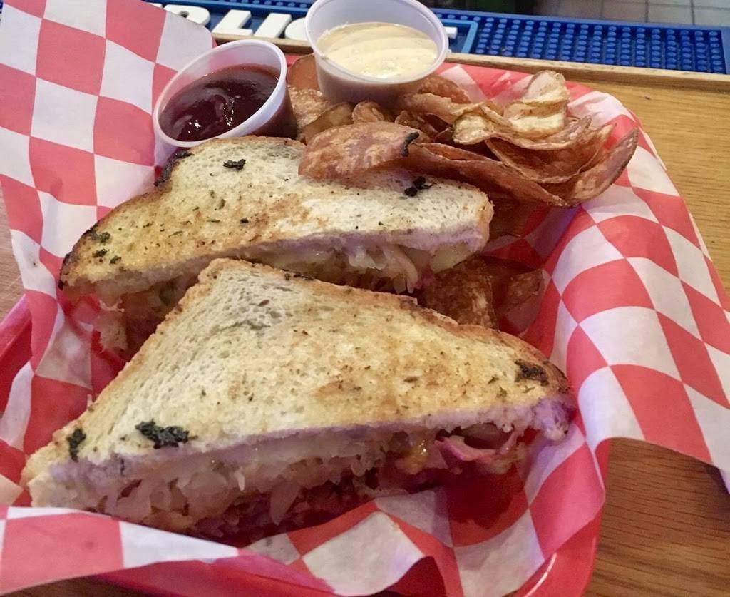 Game On! | restaurant | 5880 Cheviot Rd, Cincinnati, OH 45247, USA | 5133859999 OR +1 513-385-9999