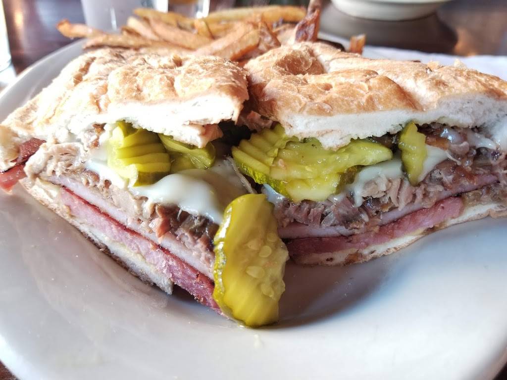 Firehouse Grill | restaurant | 750 Chicago Ave, Evanston, IL 60202, USA | 8477331911 OR +1 847-733-1911