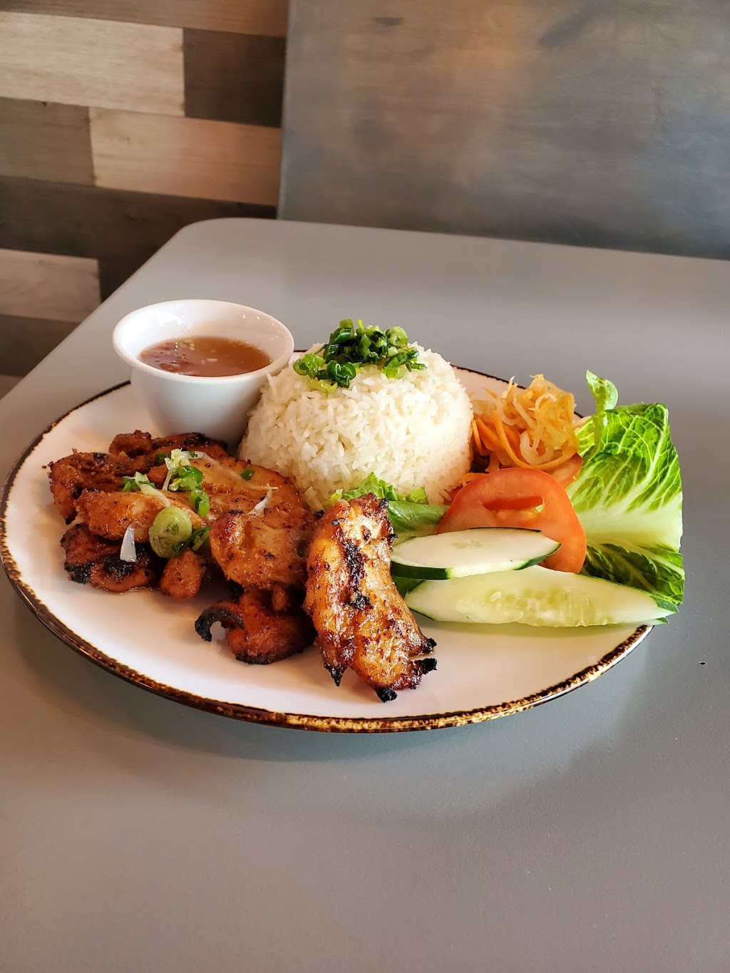 Lantern House | restaurant | 1067 W Broad St, Falls Church, VA 22046, USA | 7032682878 OR +1 703-268-2878