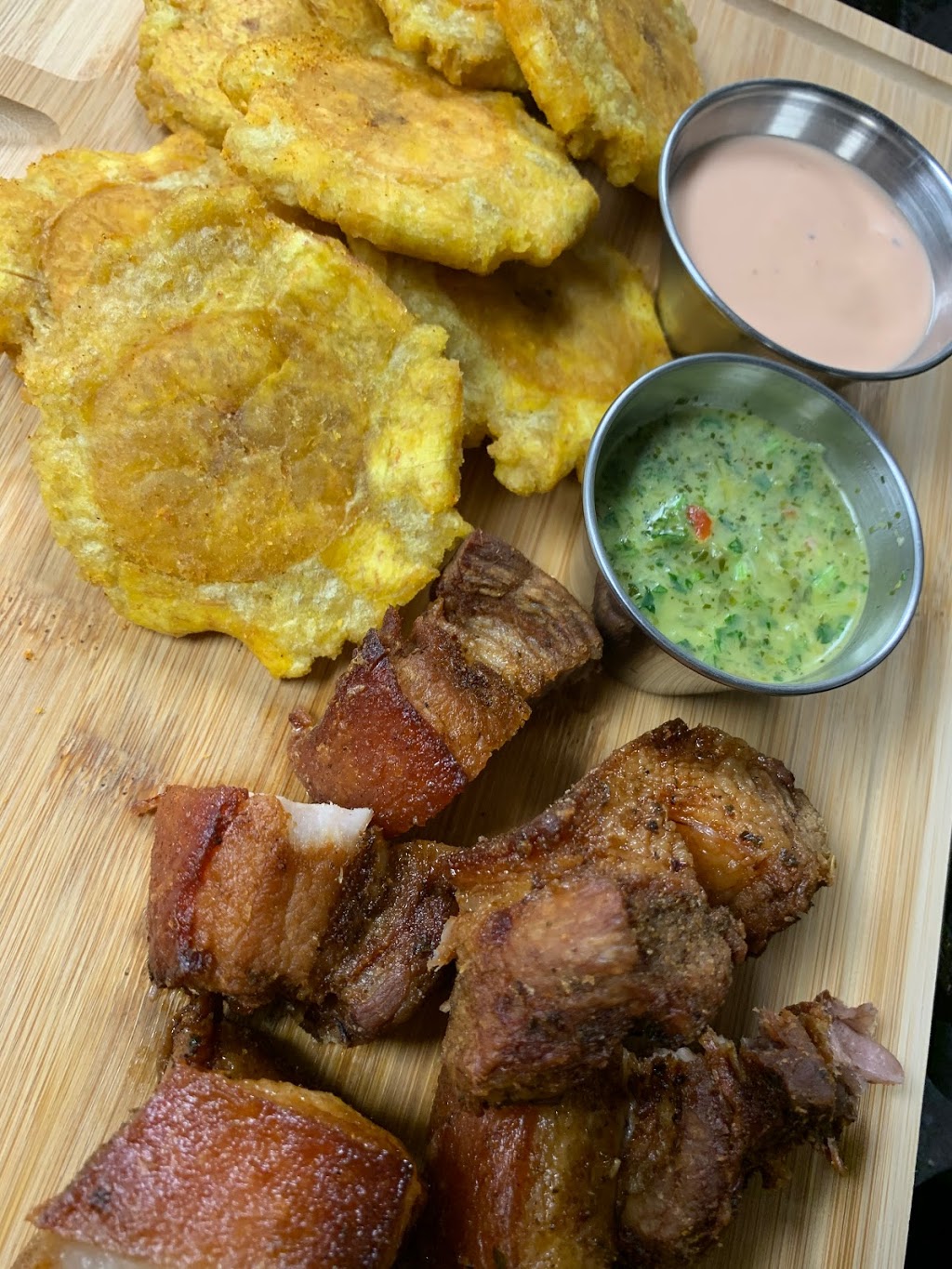 Domerican Fusion | restaurant | 84 Phillipi Rd, Columbus, OH 43228, USA | 6143164132 OR +1 614-316-4132