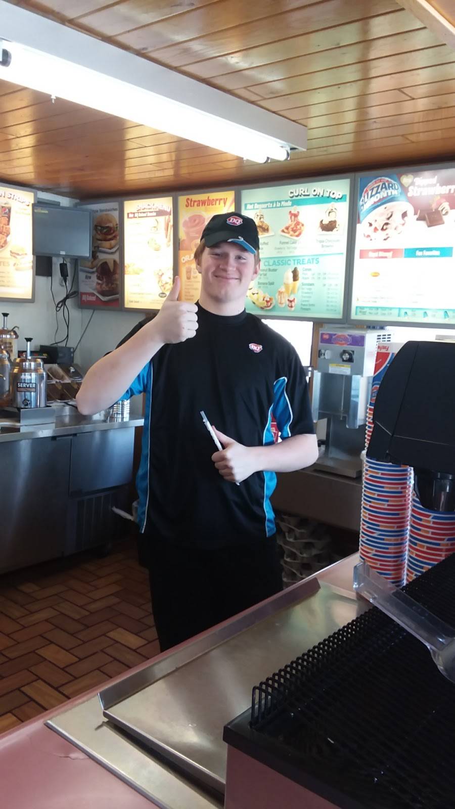 Dairy Queen | restaurant | 227 10th St E, Glencoe, MN 55336, USA | 3208643804 OR +1 320-864-3804