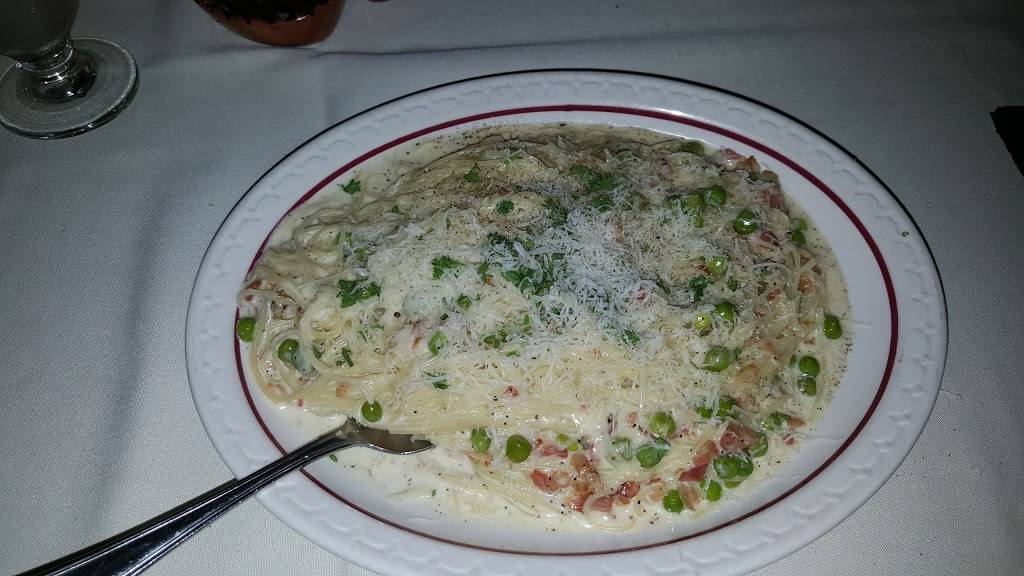 Tambascios Italian Grill | restaurant | 1 Dodgingtown Rd, Newtown, CT 06470, USA | 2034262715 OR +1 203-426-2715