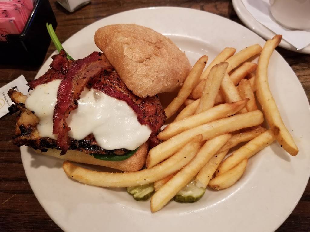 Old Chicago | restaurant | 3333 28th St SE A, Grand Rapids, MI 49512, USA | 6169401111 OR +1 616-940-1111