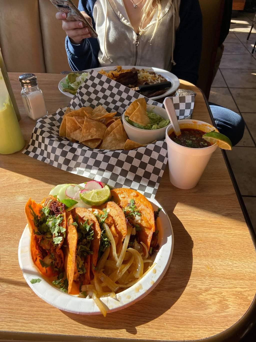 Taqueria y birrieria las cuatro milpas | restaurant | 1526 E Lake St, Minneapolis, MN 55407, USA | 6128348814 OR +1 612-834-8814