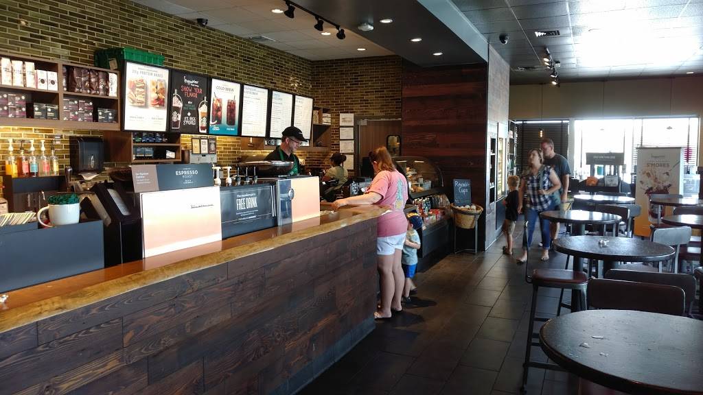 Starbucks | cafe | 697 S Walnut Ave, New Braunfels, TX 78130, USA | 8306292965 OR +1 830-629-2965
