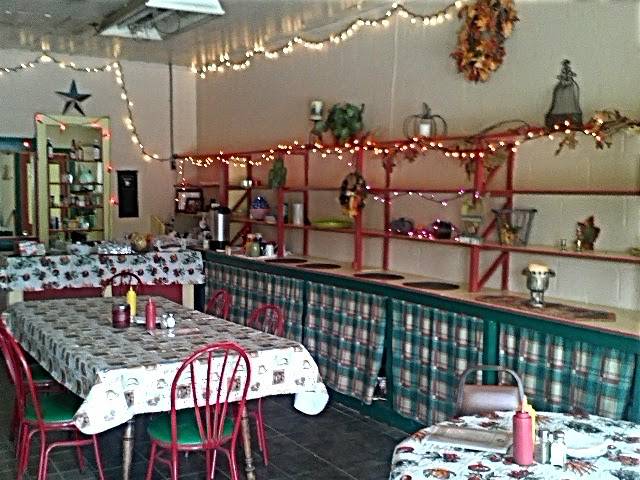 Gramma Kellys Kitchen | restaurant | 7 Front St, Dellrose, TN 38453, USA | 9317325590 OR +1 931-732-5590