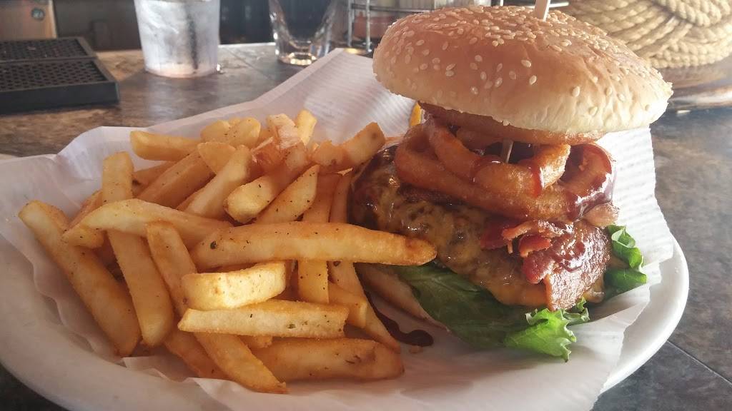 Viks Wheelhouse Bar & Grill | restaurant | 295 Mare Island Way, Vallejo, CA 94590, USA | 7076481966 OR +1 707-648-1966