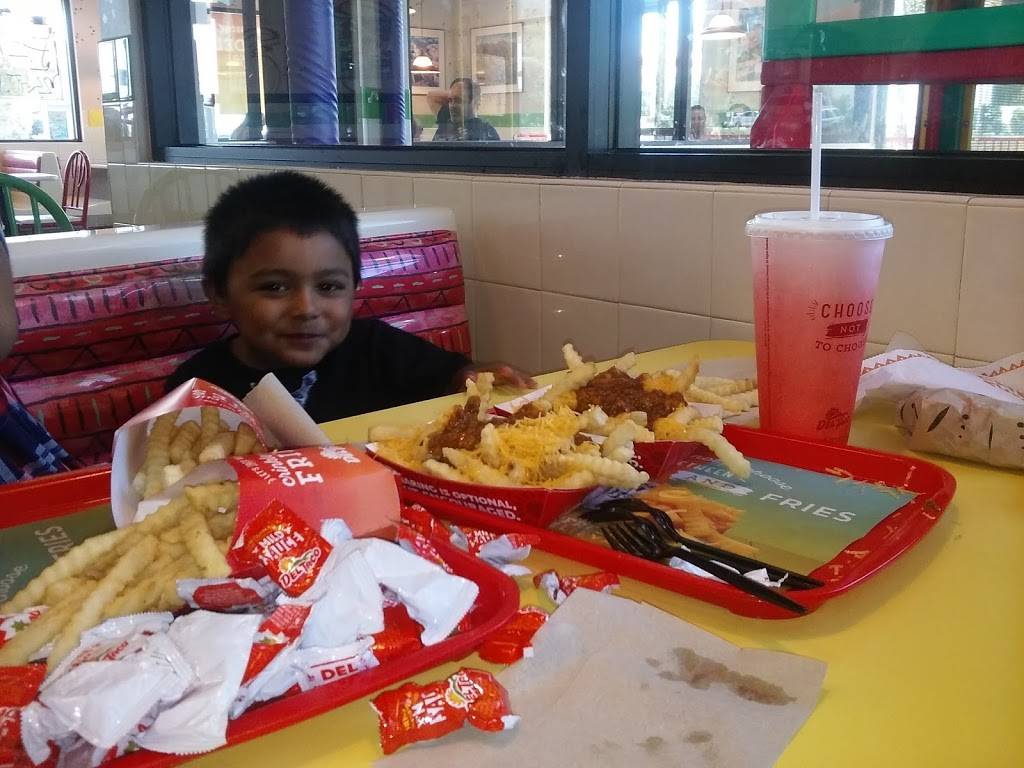 Del Taco | meal takeaway | 2663 Mt Vernon Ave, Bakersfield, CA 93306, USA | 6618737812 OR +1 661-873-7812