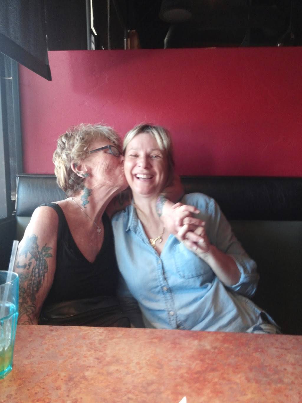 Grumpys Grill | restaurant | 2960 W Ina Rd, Tucson, AZ 85741, USA | 5202975452 OR +1 520-297-5452