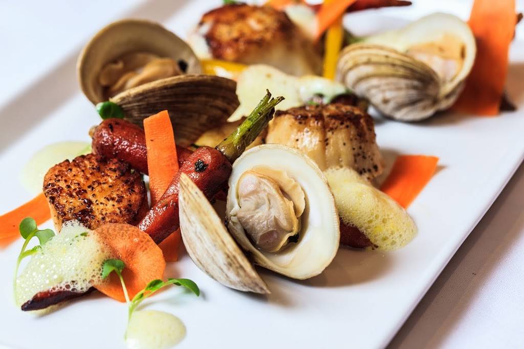 MC Lounge | restaurant | 3400-A Ch Ste-Foy, Québec, QC G1X 1S6, Canada | 4186504550 OR +1 418-650-4550