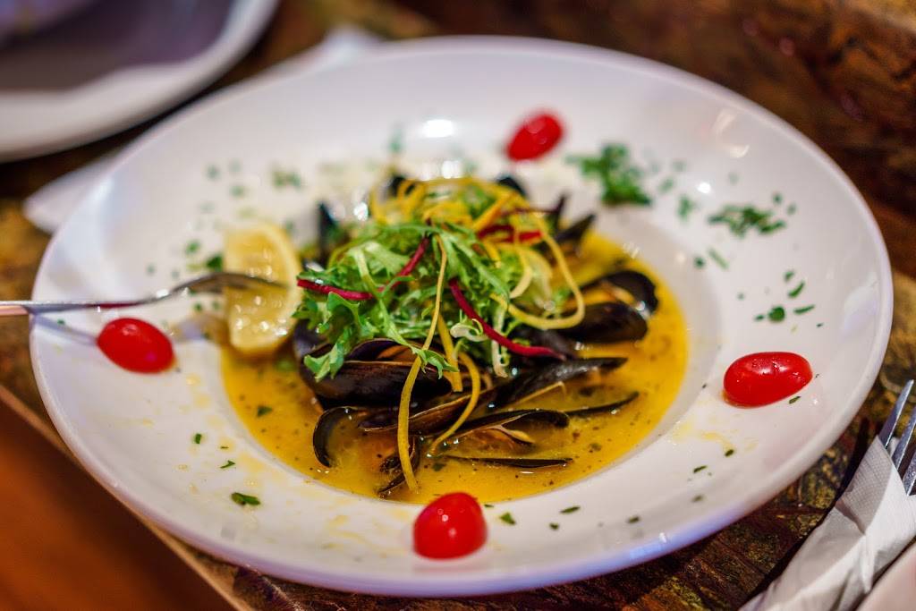 Grotto Fish Market | restaurant | 42 Fishermans Wharf, Monterey, CA 93940, USA | 8313723769 OR +1 831-372-3769