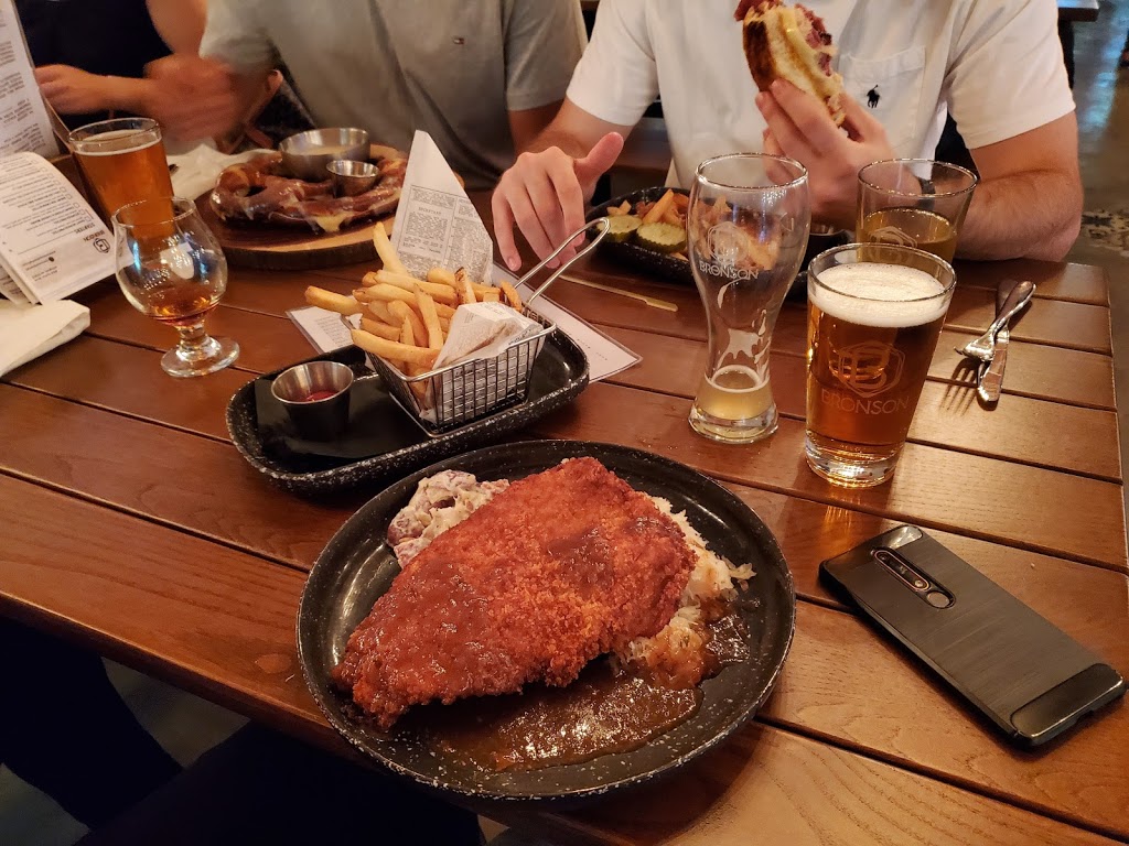 Bronson Bierhall | restaurant | 4100 Fairfax Dr, Arlington, VA 22203, USA | 7035281110 OR +1 703-528-1110