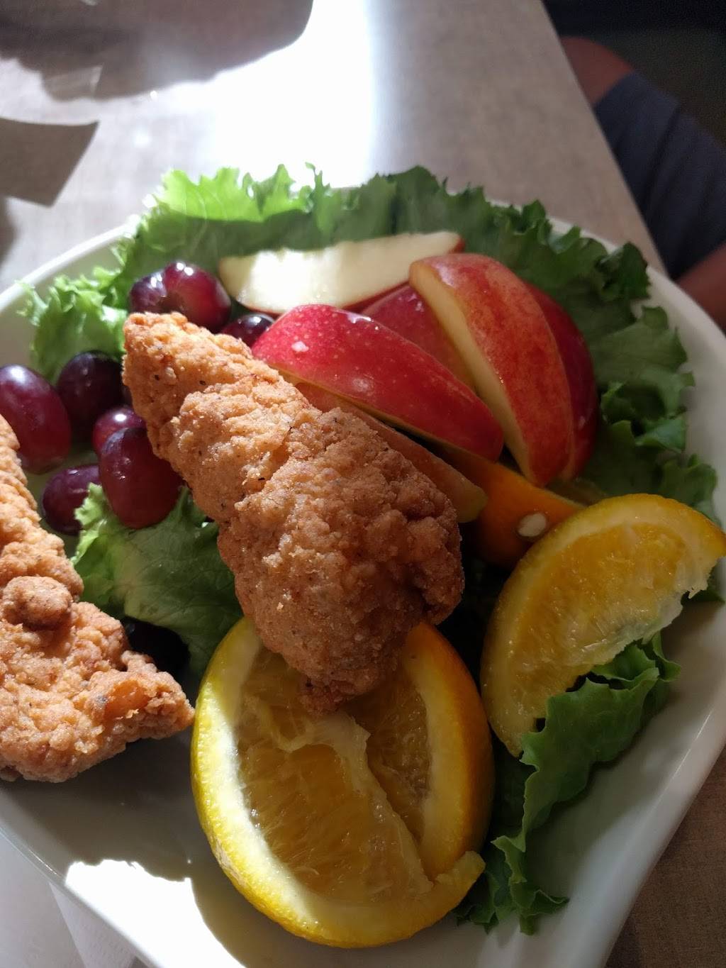 Farmer Boys | restaurant | 4020 Etiwanda Ave, Mira Loma, CA 91752, USA | 9516853000 OR +1 951-685-3000