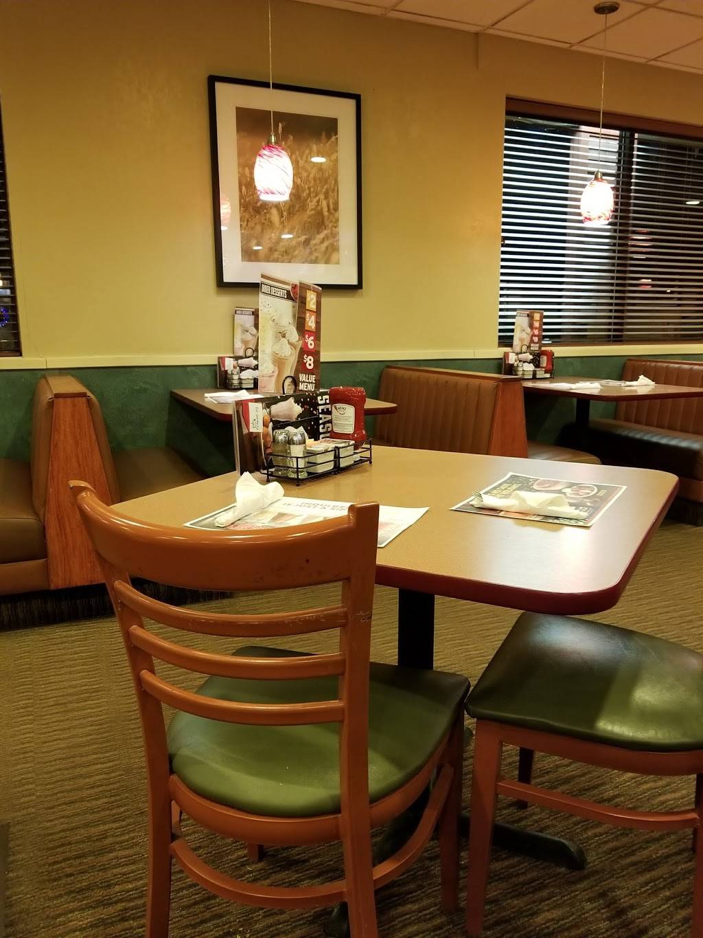 Dennys | restaurant | 730 Shelburne Rd, South Burlington, VT 05403, USA | 8028634000 OR +1 802-863-4000