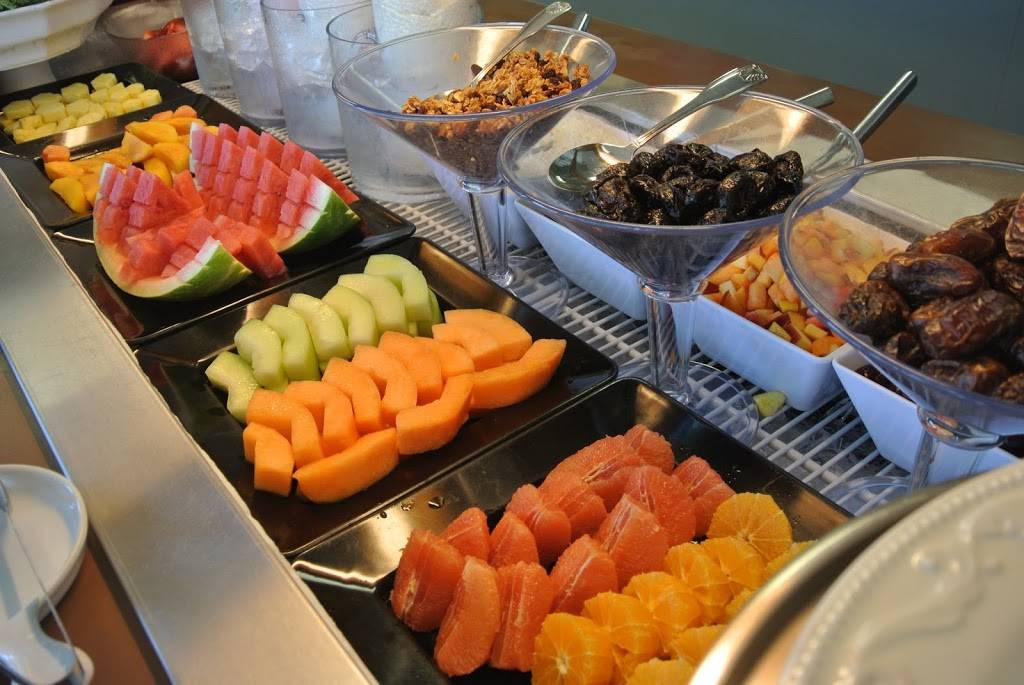 Fresh Market | restaurant | 6300 Harry Hines Blvd #130, Dallas, TX 75235, USA | 2143522296 OR +1 214-352-2296