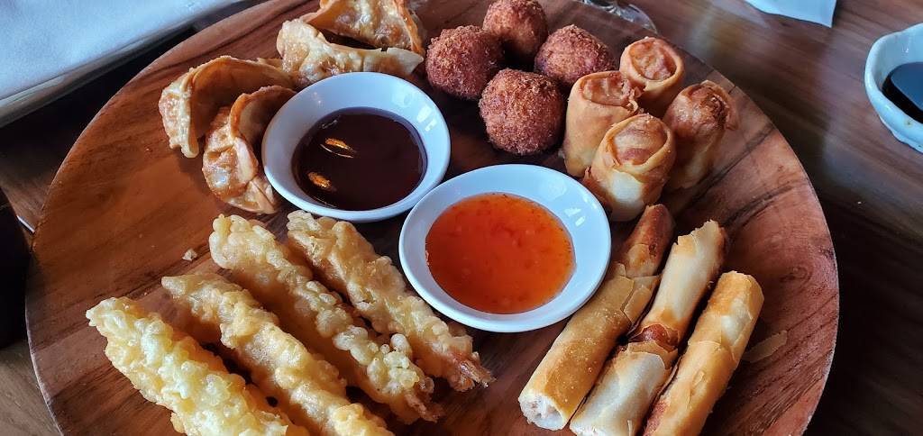 Black Sushi | restaurant | 8594 Palm Pkwy, Orlando, FL 32836, USA | 4074777771 OR +1 407-477-7771