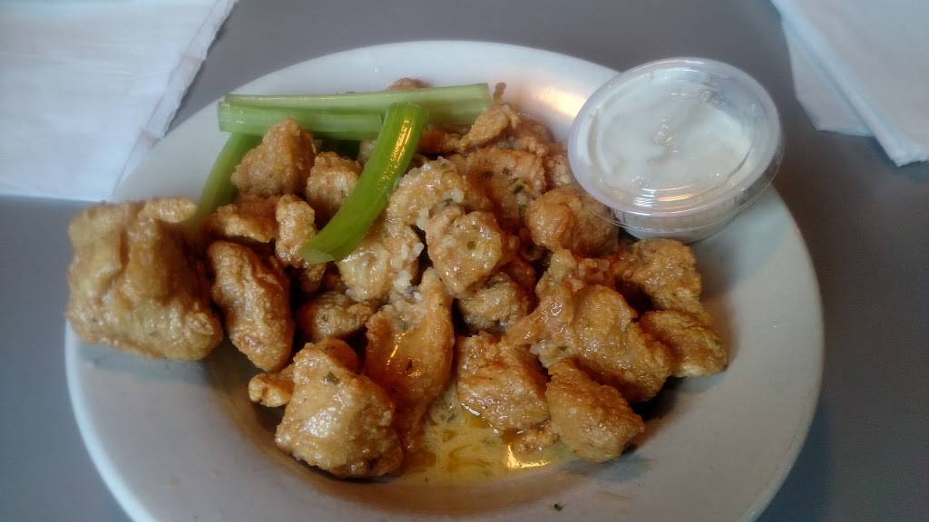 Three Guys Pizzeria | restaurant | 95 N Mountain Blvd, Mountain Top, PA 18707, USA | 5704742100 OR +1 570-474-2100