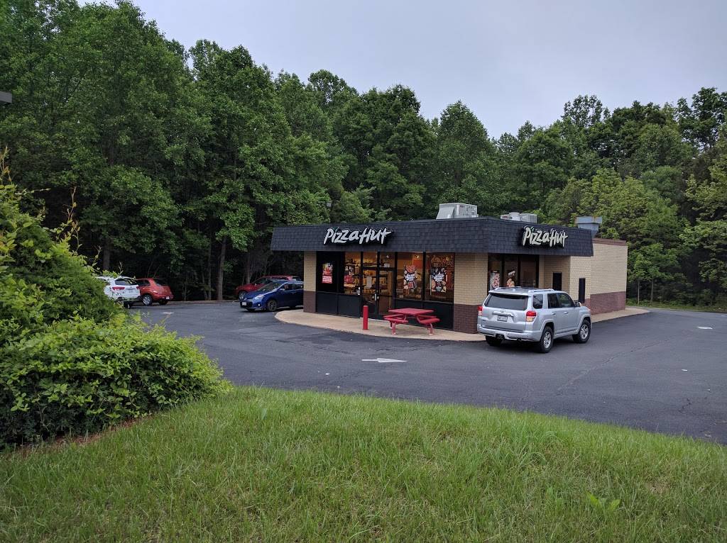 Pizza Hut | restaurant | 4101 Dale Blvd, Dale City, VA 22193, USA | 7036801444 OR +1 703-680-1444
