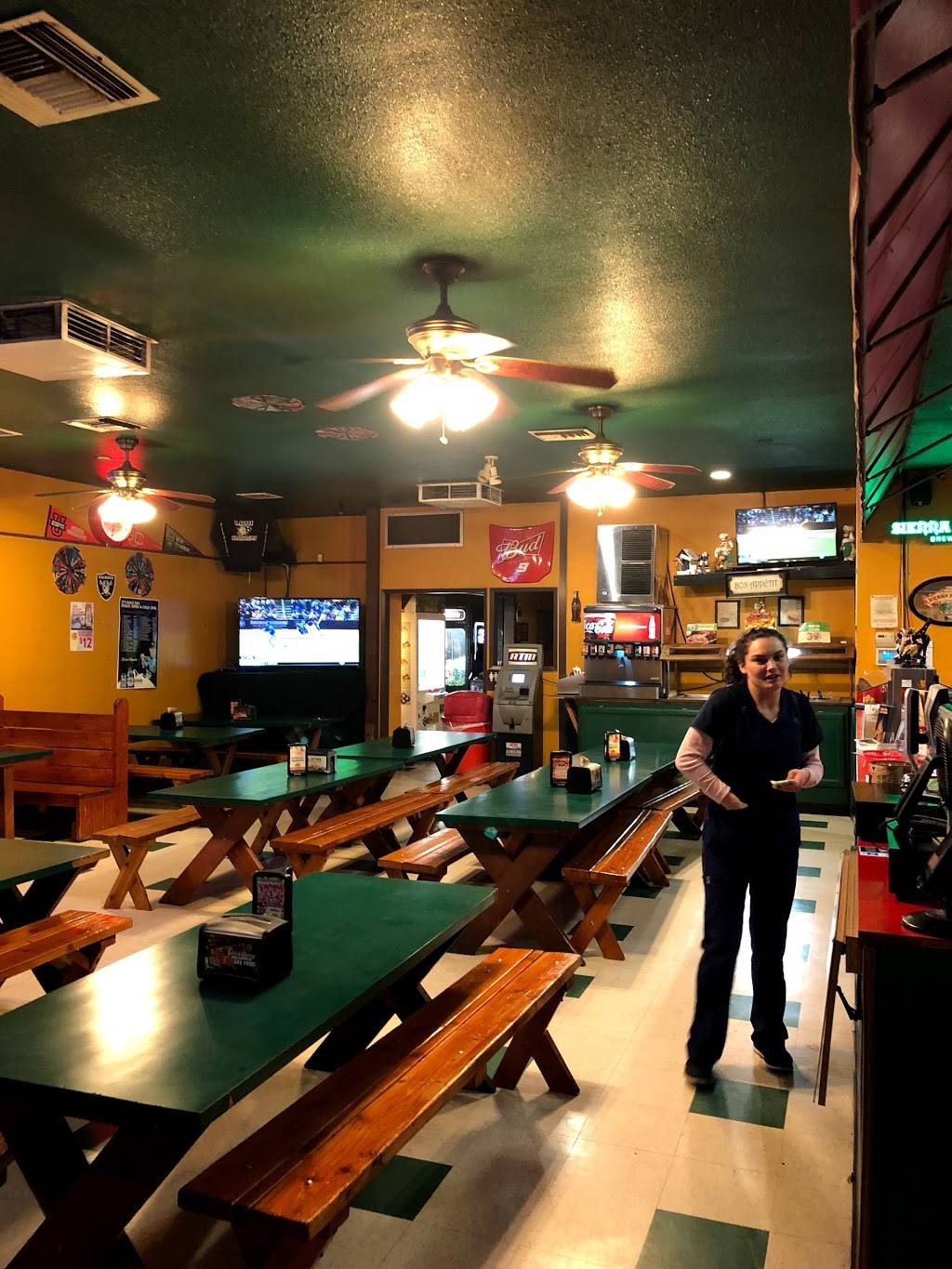 Pizza Factory | restaurant | 14088 E. Hwy 88, Lockeford, CA 95237, USA | 2097273707 OR +1 209-727-3707