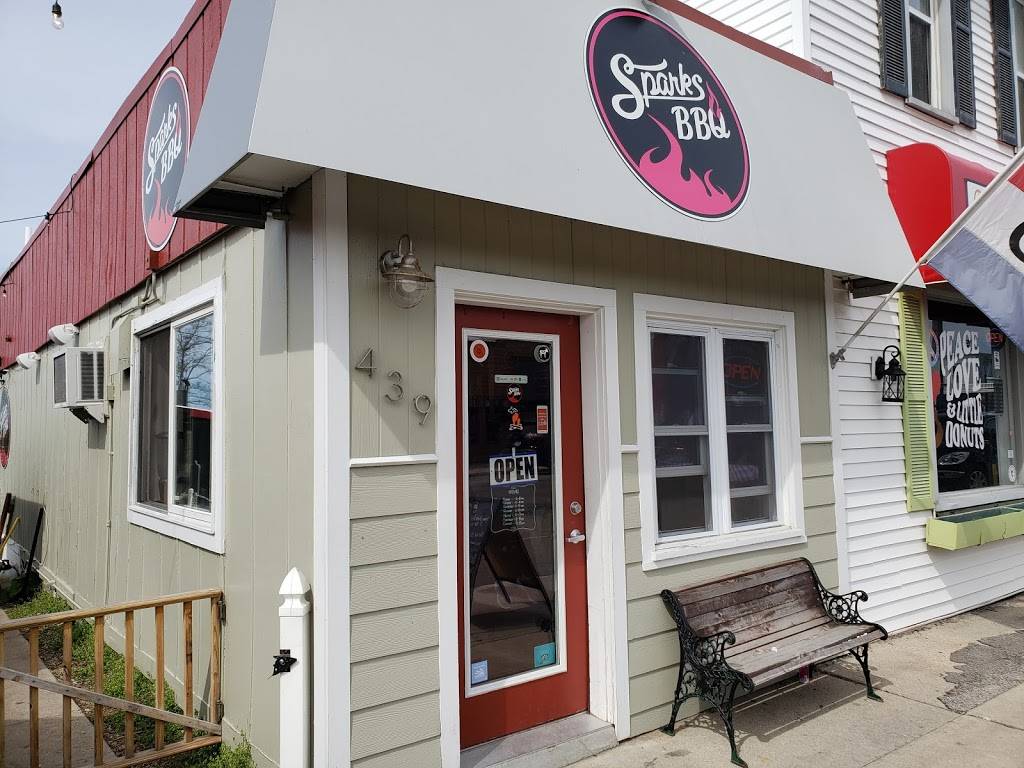 Sparks BBQ, Traverse City | restaurant | 201 E Front St, Traverse City, MI 49684, USA | 2316337800 OR +1 231-633-7800