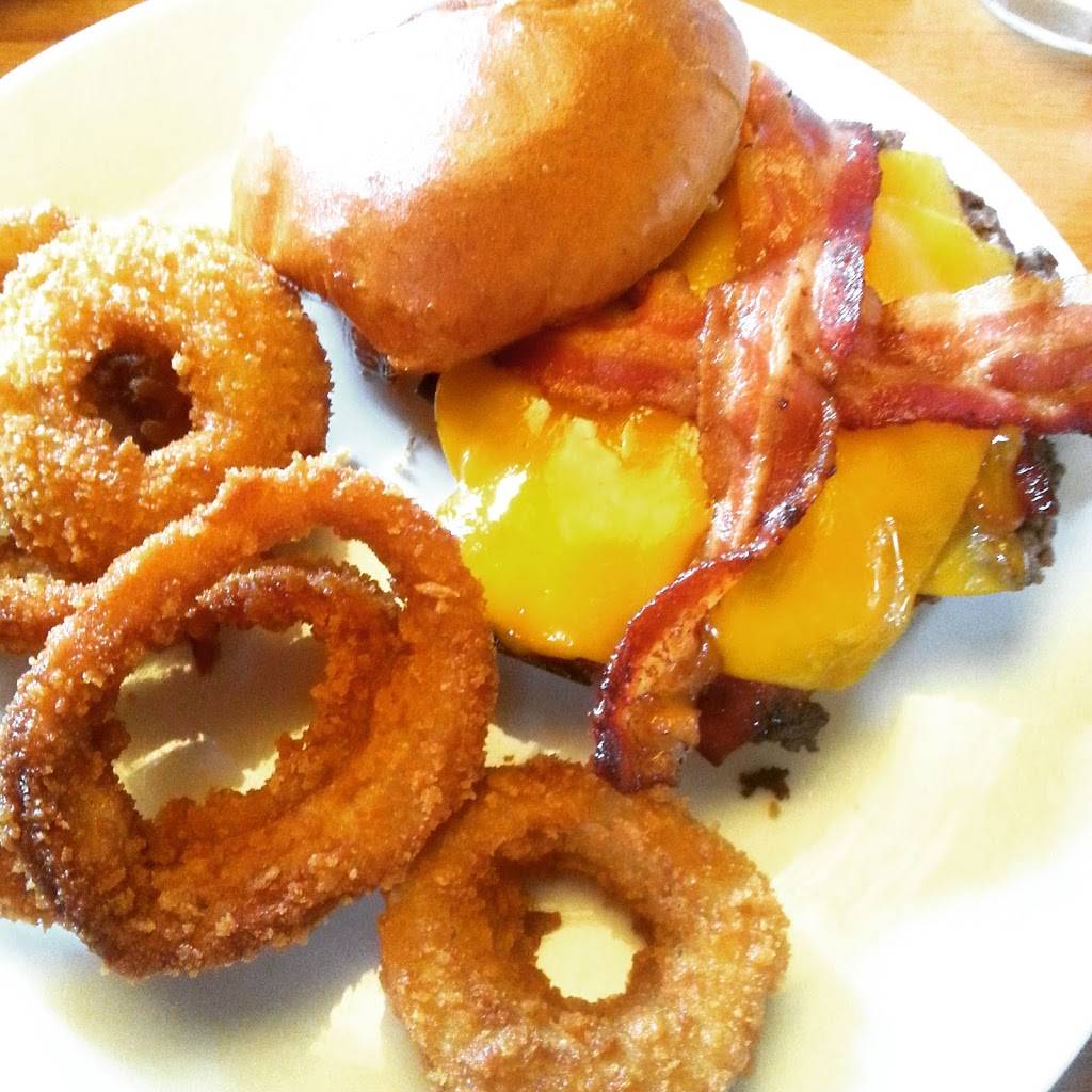 Applebees Grill + Bar | restaurant | 3702 Easton-Nazareth Hwy, Easton, PA 18045, USA | 6109237611 OR +1 610-923-7611