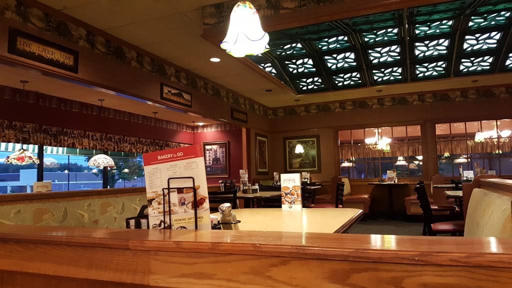 Perkins Restaurant & Bakery | restaurant | 7175 Engle Rd, Middleburg Heights, OH 44130, USA | 4402347393 OR +1 440-234-7393