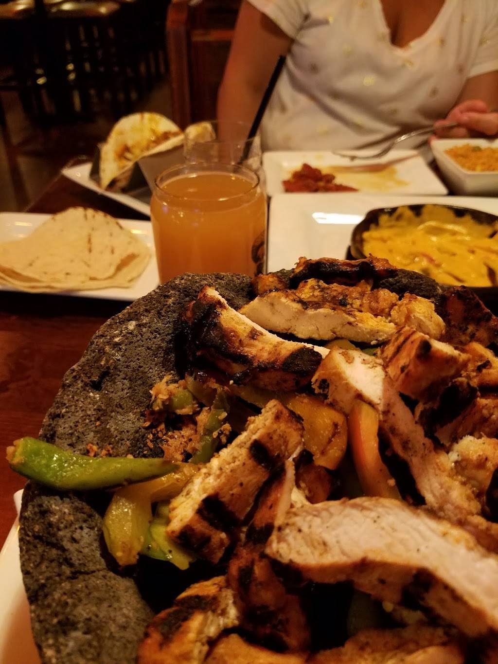 El Barrio Cantina & Tequila Bar | restaurant | 1470 Buck Rd, Southampton, PA 18966, USA | 2676850725 OR +1 267-685-0725