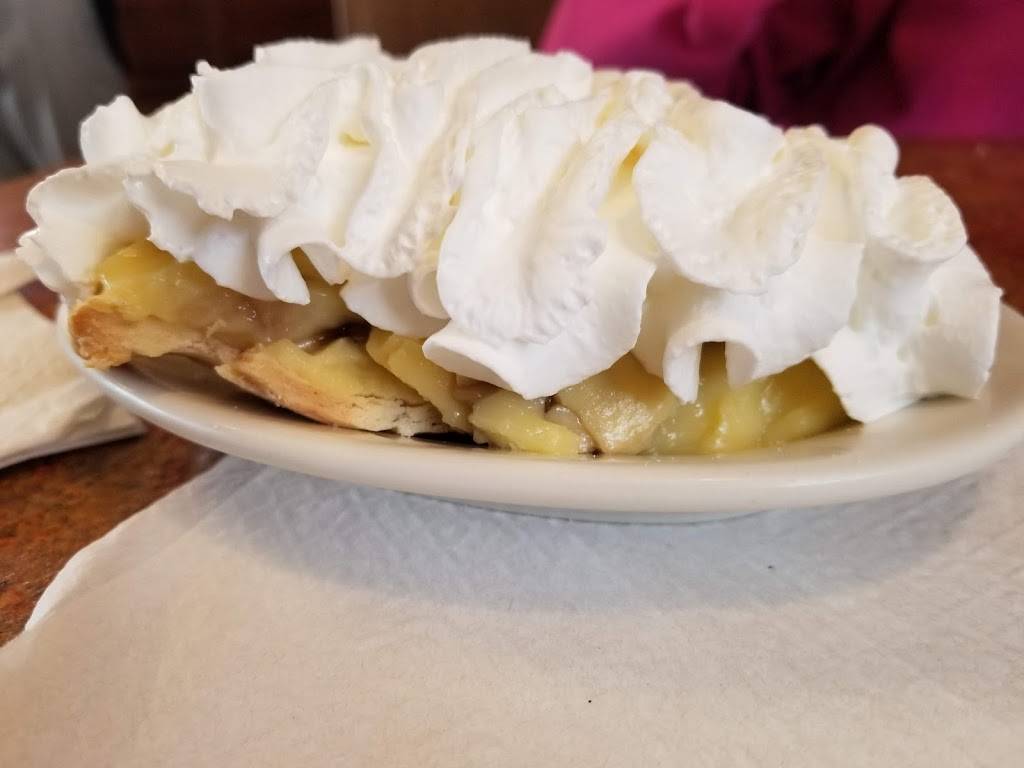 Lindseys Restaurant | restaurant | 1900 Tuscarawas St W, Canton, OH 44708, USA | 3304556908 OR +1 330-455-6908