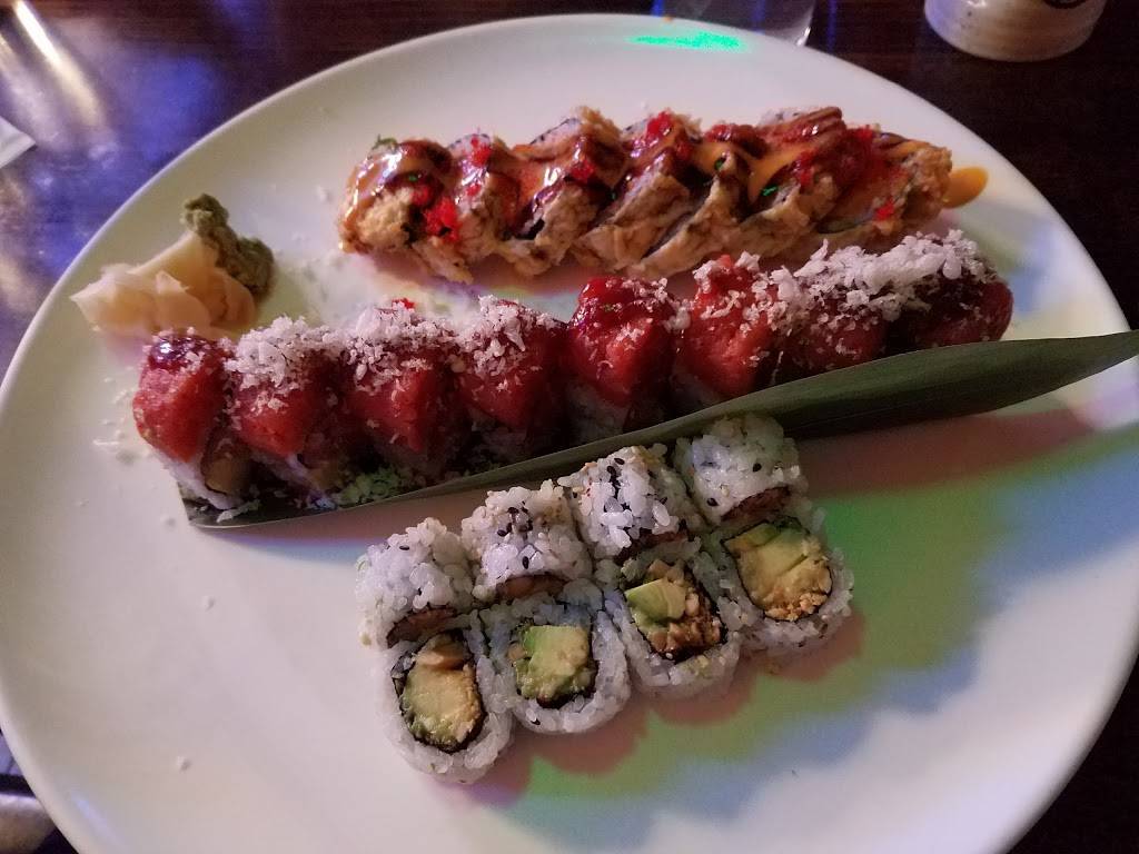 Fancy Lee Asian Bistro n Sushi | restaurant | 101 W Main St, Babylon, NY 11702, USA | 6314226505 OR +1 631-422-6505