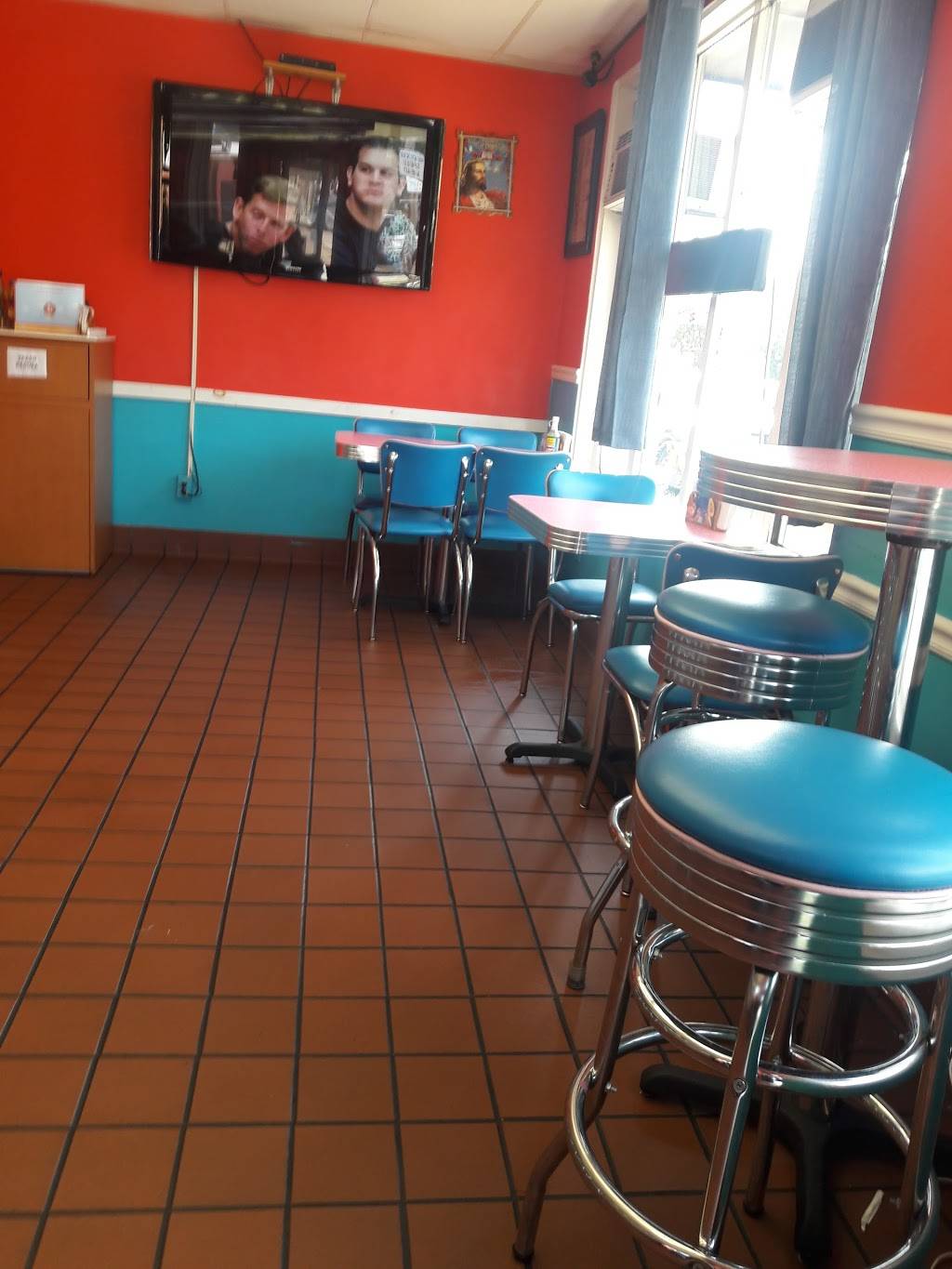 Los Antojitos Restaurant | restaurant | 5272 Washington St, West Roxbury, MA 02132, USA | 6174692100 OR +1 617-469-2100