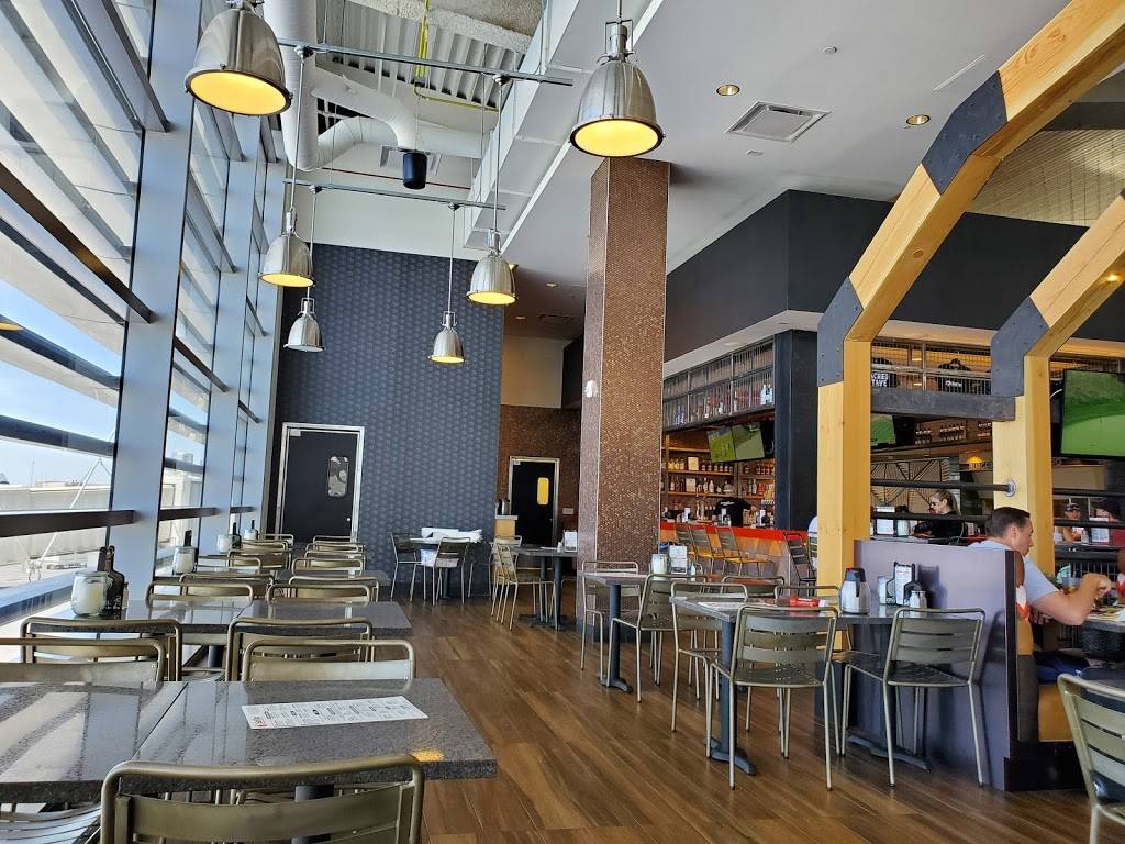 SanTan Brewery & Pub (PHX Airport) | restaurant | Terminal 3, 3400 E Sky Harbor Blvd, Phoenix, AZ 85034, USA | 4803813772 OR +1 480-381-3772