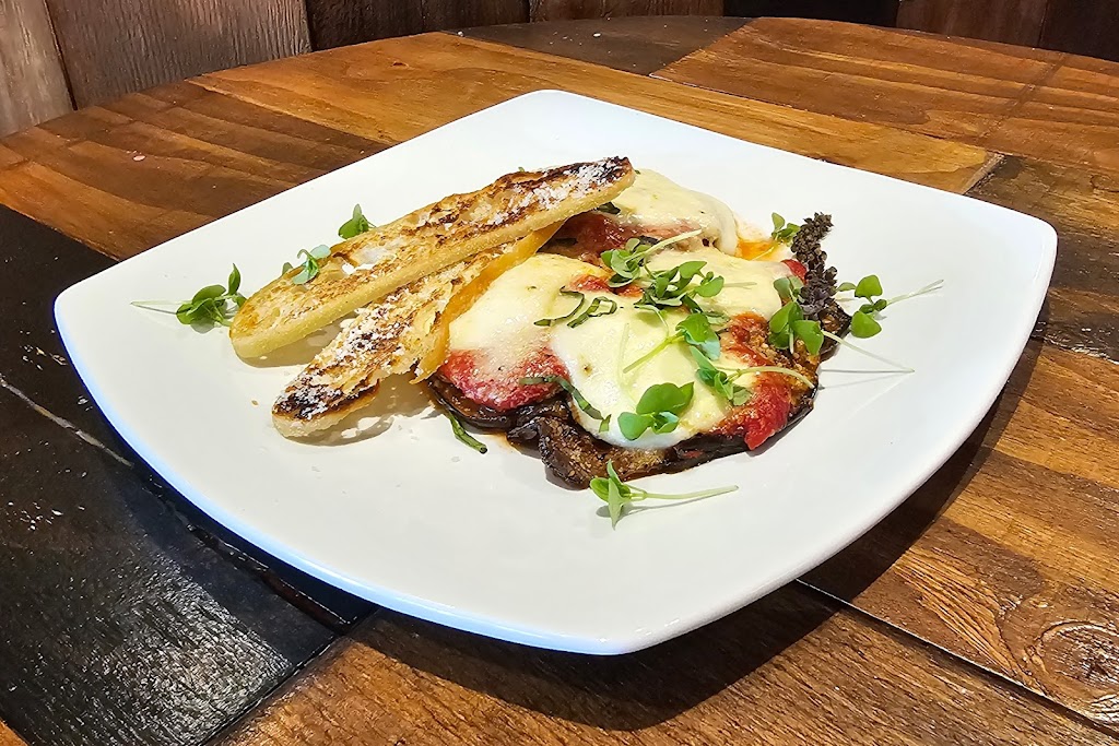 Camden Cellars Wine Bar | restaurant | 49990 Jefferson St #110, Indio, CA 92201, USA | 7607767030 OR +1 760-776-7030