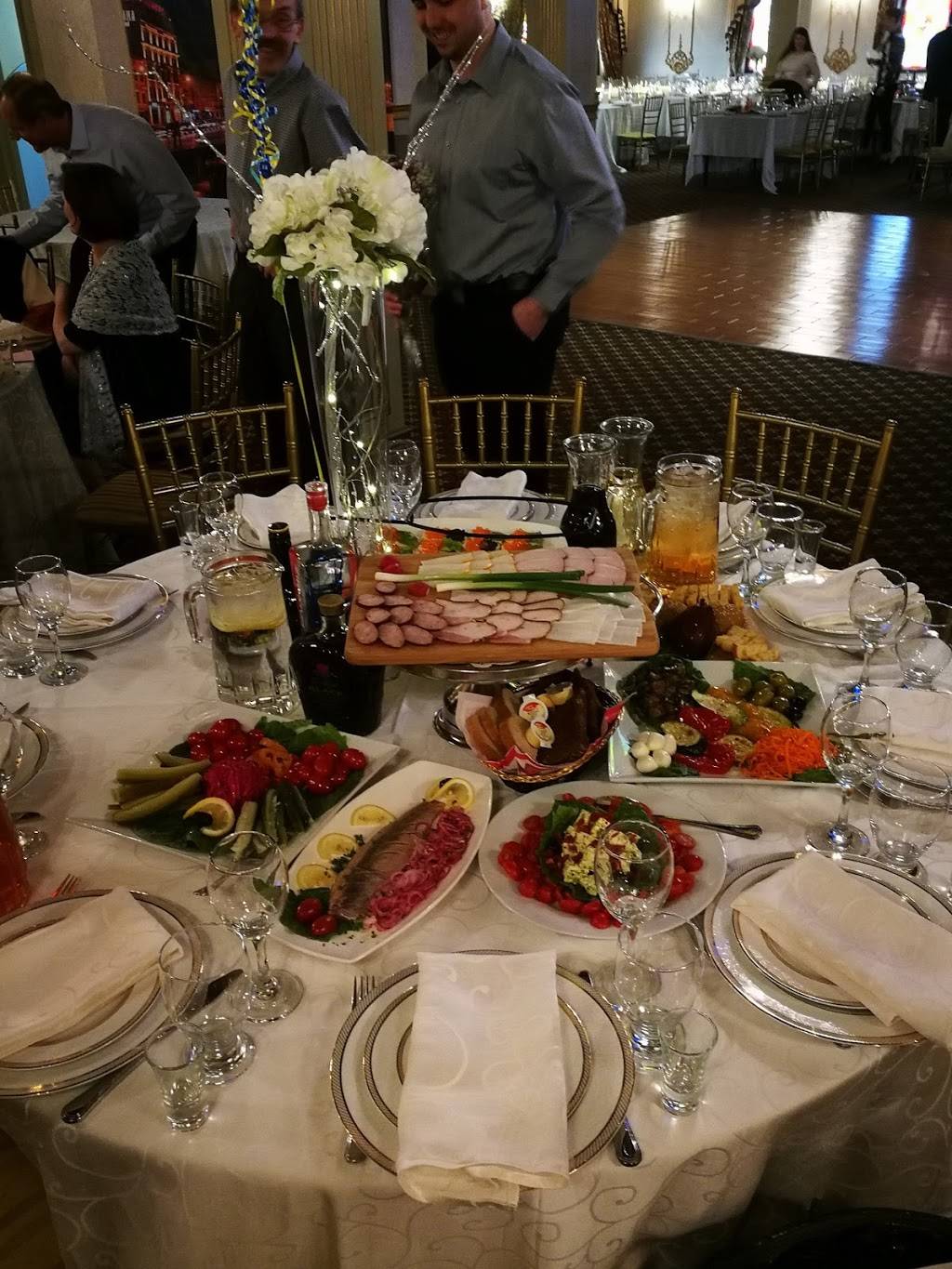 Ivy Castle by Renaissance the Creek | restaurant | 2120 Dundas St E, Mississauga, ON L4X 2V3, Canada | 4164649797 OR +1 416-464-9797