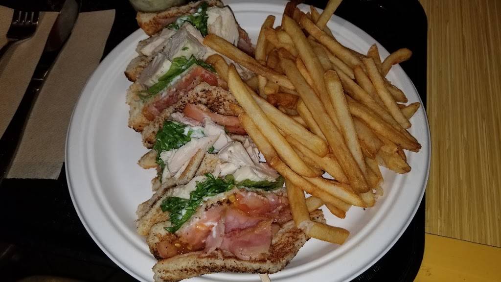 St-Hubert Express | restaurant | 4120 Boulevard LaSalle, Verdun, QC H4G 2A5, Canada | 5143855555 OR +1 514-385-5555