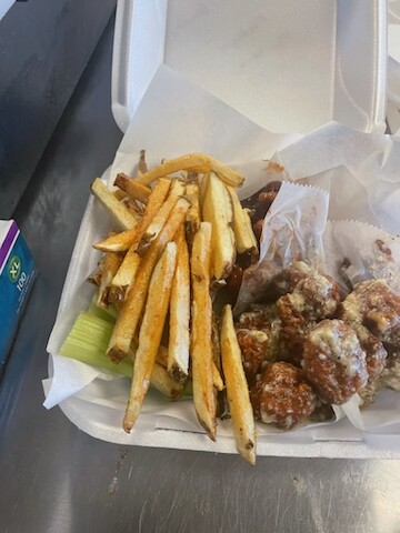 Roosta’s Wings, Fish & More Grocery And Marketplace | restaurant | 1316 Broadway, Gary, IN 46407, USA | 2195129692 OR +1 219-512-9692